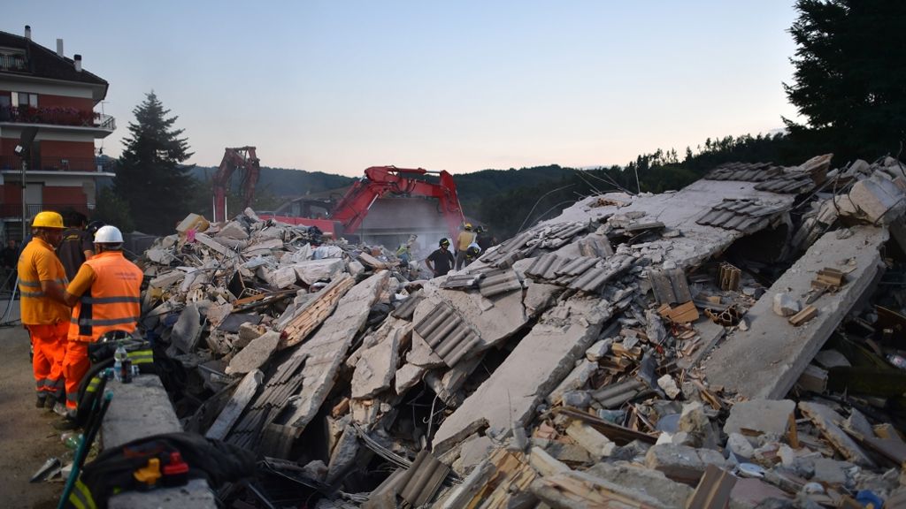 Nach dem Erdbeben in Italien: Renzi verspricht Millionenhilfen