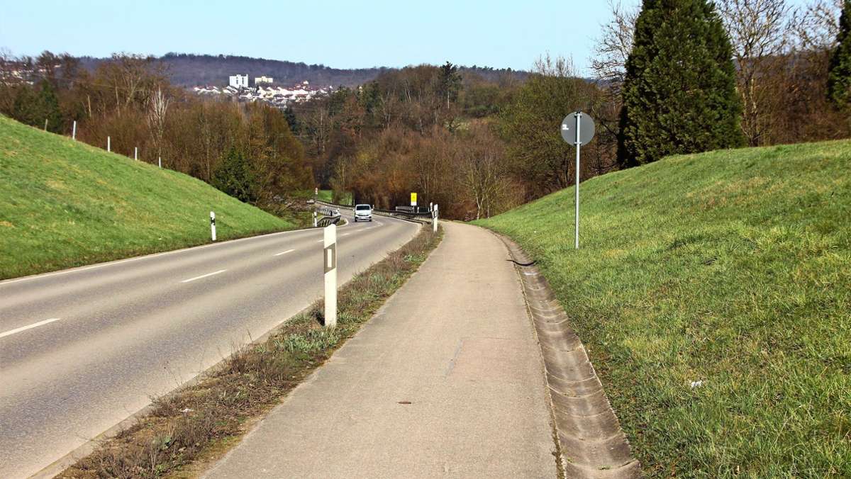 Hochdorf: Schmaler Weg an  Plochinger Straße soll für den  Radverkehr ausgebaut werden