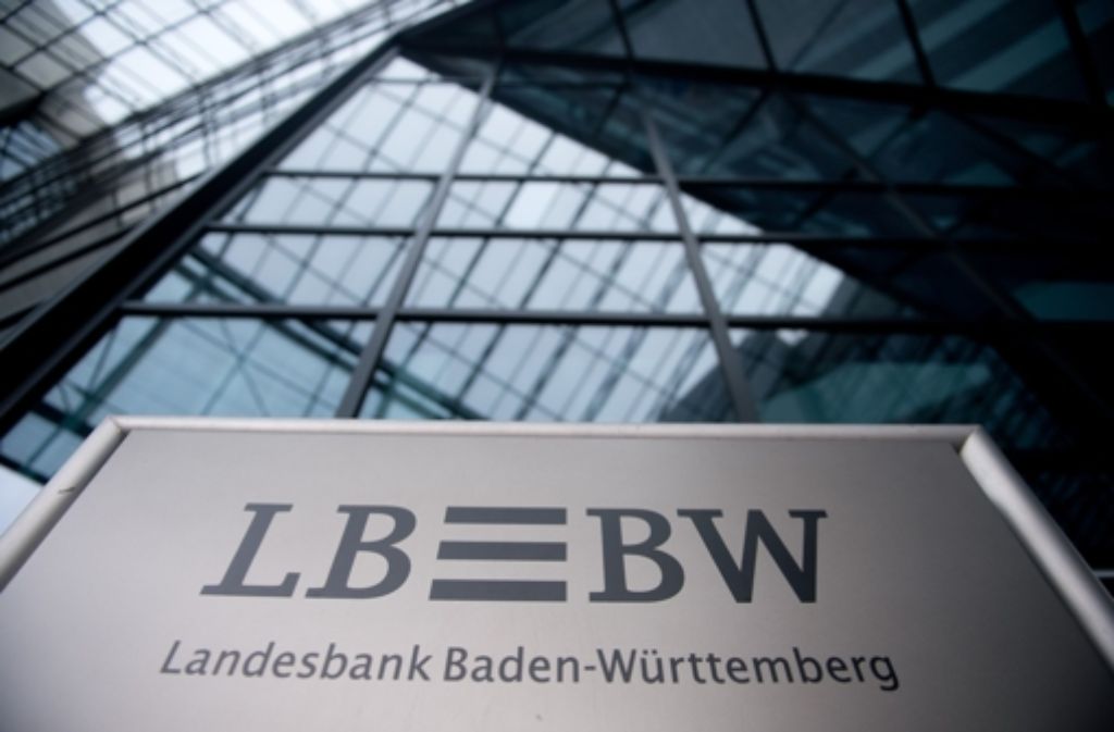 Ein 42-jähriger Bankmitarbeiter soll die Landesbank in Stuttgart um 750.000 Euro erleichtert haben. Foto: dpa