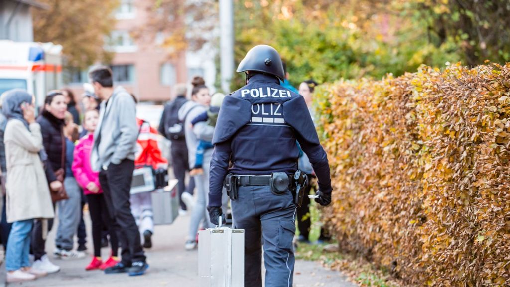 Stuttgart-Zuffenhausen: Mutmaßlicher Waffennarr ruft Polizei auf den Plan