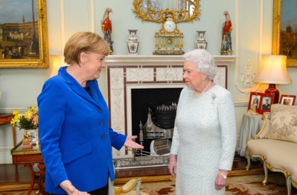 Und sonst? In ihrer Zeit als Kanzlerin trifft Merkel praktisch jeden, der Rang und Namen hat - von der Queen...