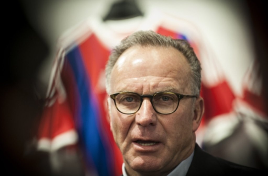 "Wir hatten ein Unentschieden mehr als in der letzten Saison, daran müssen wir arbeiten." Bayern-Vorstandschef Karl-Heinz Rummenigge zur Bilanz von 14 Siegen und 3 Remis in der Hinrunde.