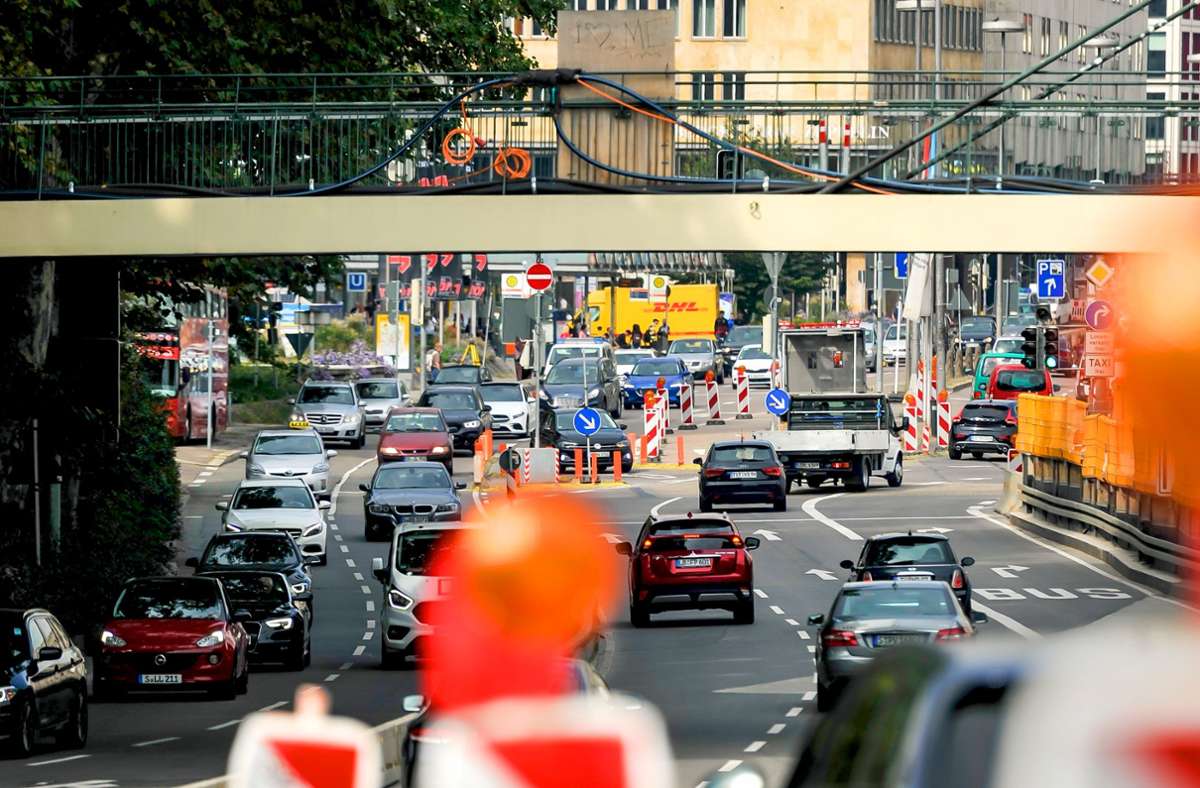 Stuttgart leidet unter dem überbordenden Autoverkehr. Der Wettbewerb um die begrenzten Verkehrsflächen nimmt zu.