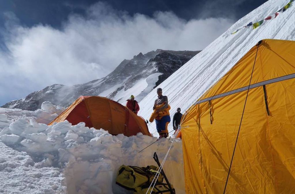 Camp I auf 7000 Meter. Derzeit halten sich Andy Holzer und sein Team in Camp III auf 8300 Metern auf.