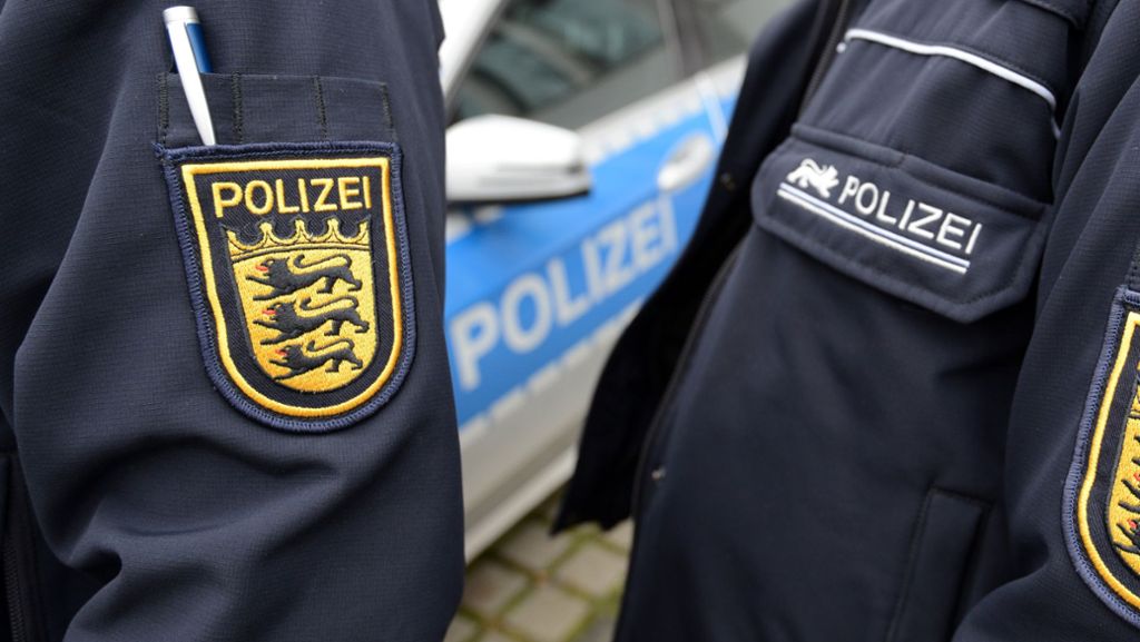 Karlsruhe: Unbekannte beschmieren Polizeirevier mit ätzender Flüssigkeit