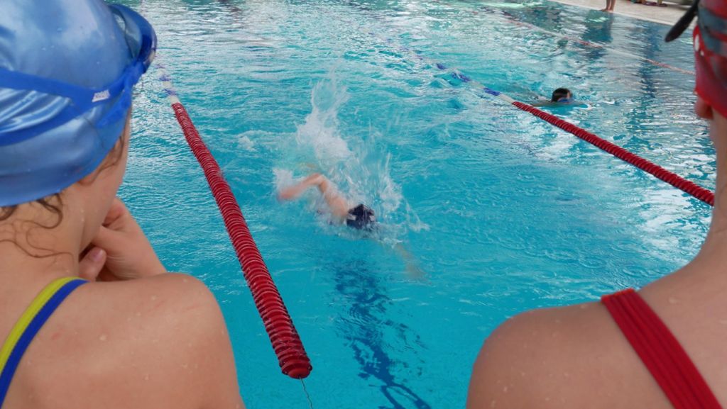Schwimmbad in Backnang: Unbekannter entblößt sich vor Mädchen