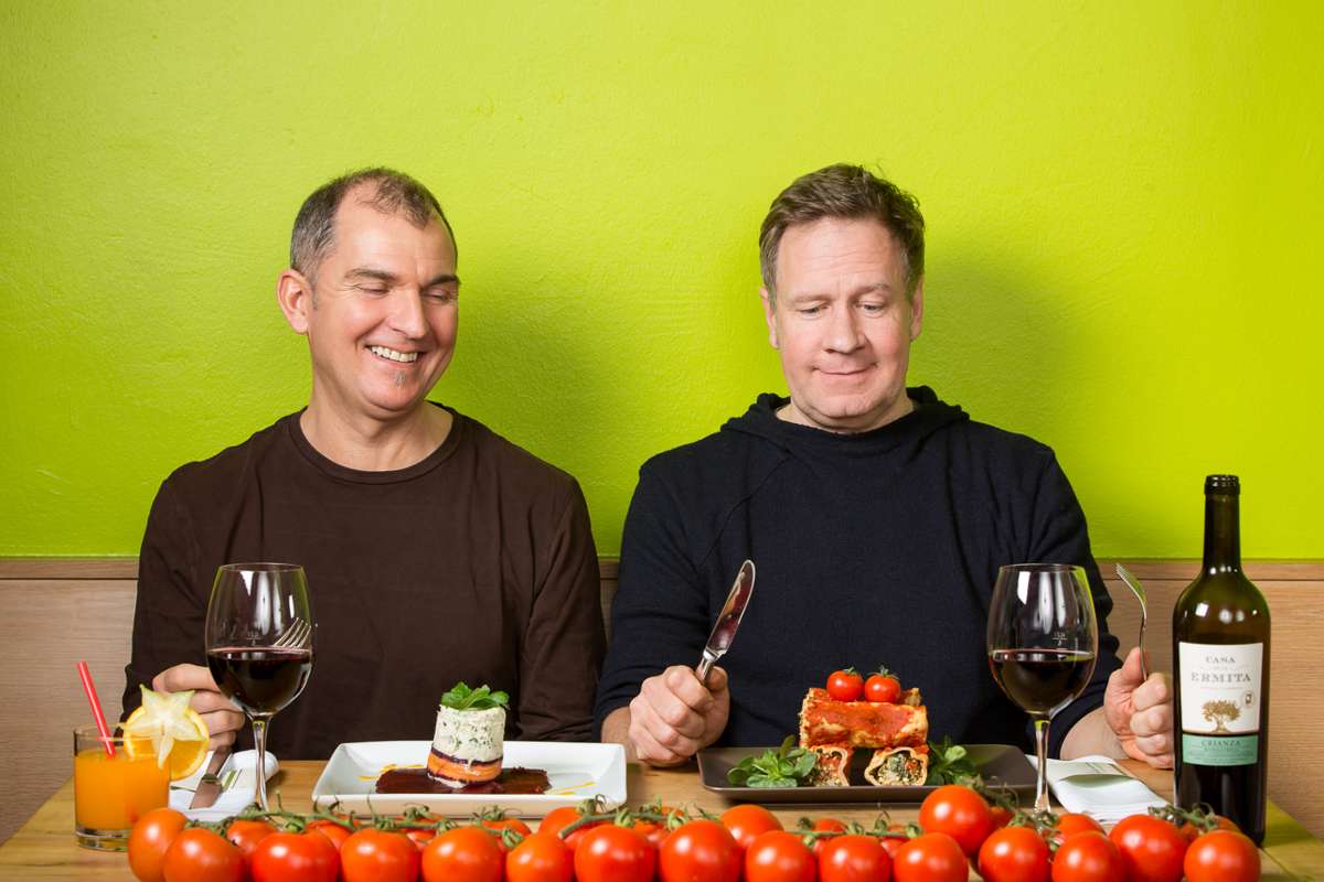 Thomas Adam und Alexander Körle (v.l.) sind die Besitzer des veganen Restaurants "Körle und Adam".