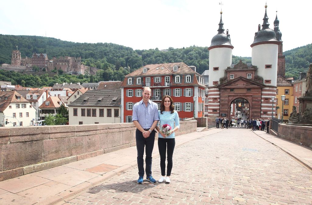 Was für ein schönes Erinnerungsfoto der beiden von ihrem Ausflug nach Heidelberg.