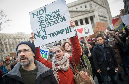 Das von Präsident Trump verhängte Einreiseverbot für viele Muslime beunruhigt nicht nur die Bürger. Auch viele Unternehmen kritisieren den Erlass. Foto: AFP