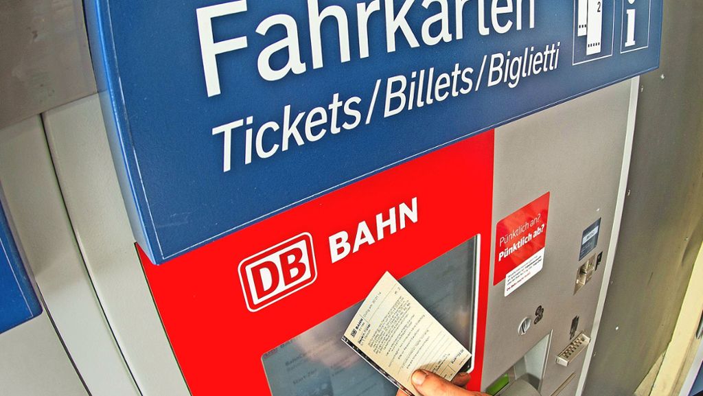  Die Deutsche Bahn wird die Provisionen für Fern- und Nahverkehrsumsätze von 2017 bis 2019 getrennt berechnen, noch stärker staffeln und die Grundvergütungen teils deutlich verringern. Vor allem Reisebüros befürchten Einnahmeausfälle. 