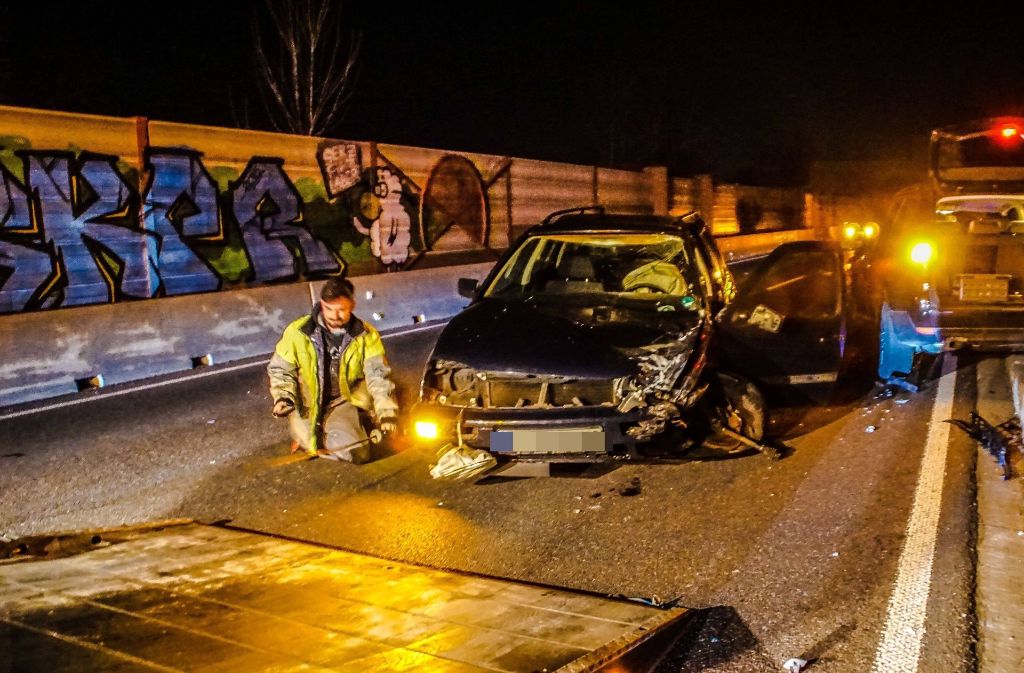 Ein 32-jähriger VW-Fahrer war in Richtung Herrenberg unterwegs, als er in den Gegenverkehr geriet.