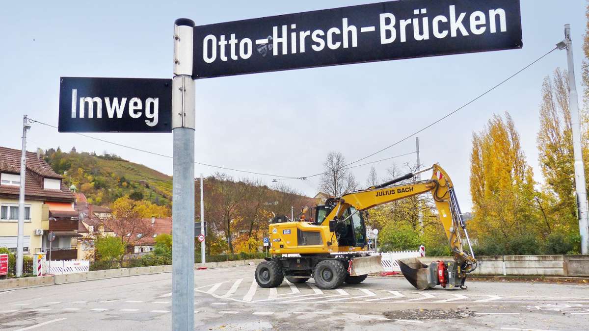 Straßenverkehr  in Stuttgart-Obertürkheim: Baubeginn für neuen Kreisverkehr: Lange Umwege für Autos und  Busse