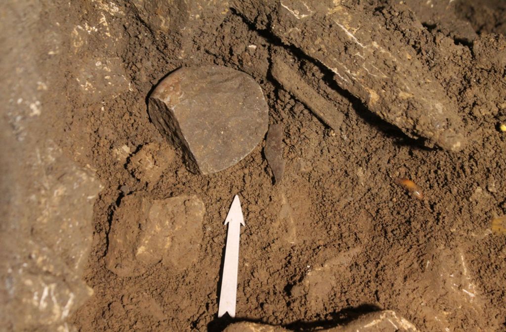 An dieser Stelle im Grabungsquadrat 112 wurde der Stein am 28. Juni 2018 entdeckt.