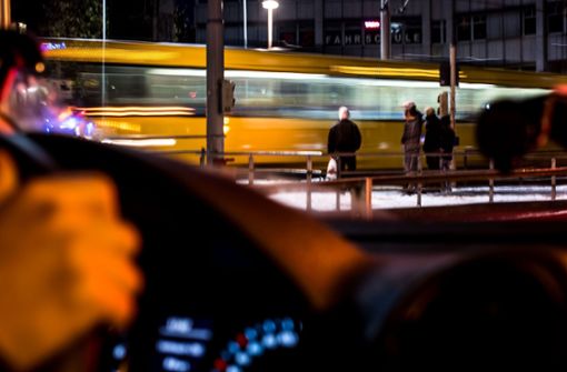 Der Umstieg auf den Nahverkehr könnte den vom Fahrverbot betroffenen Autofahrern durch günstige Tickets erleichtert werden. Foto: Lichtgut/Max Kovalenko