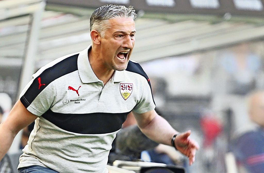Jürgen Kramny entwickelte sich zwischen 1984 und 1992 beim VfB Stuttgart vom Jugendspieler zum Profi. Als Trainer kehrte er später zurück. Zunächst lange bei der zweiten Mannschaft, in der Saison 2015/2016 dann beim Profiteam, das am Ende in Liga zwei abstieg.