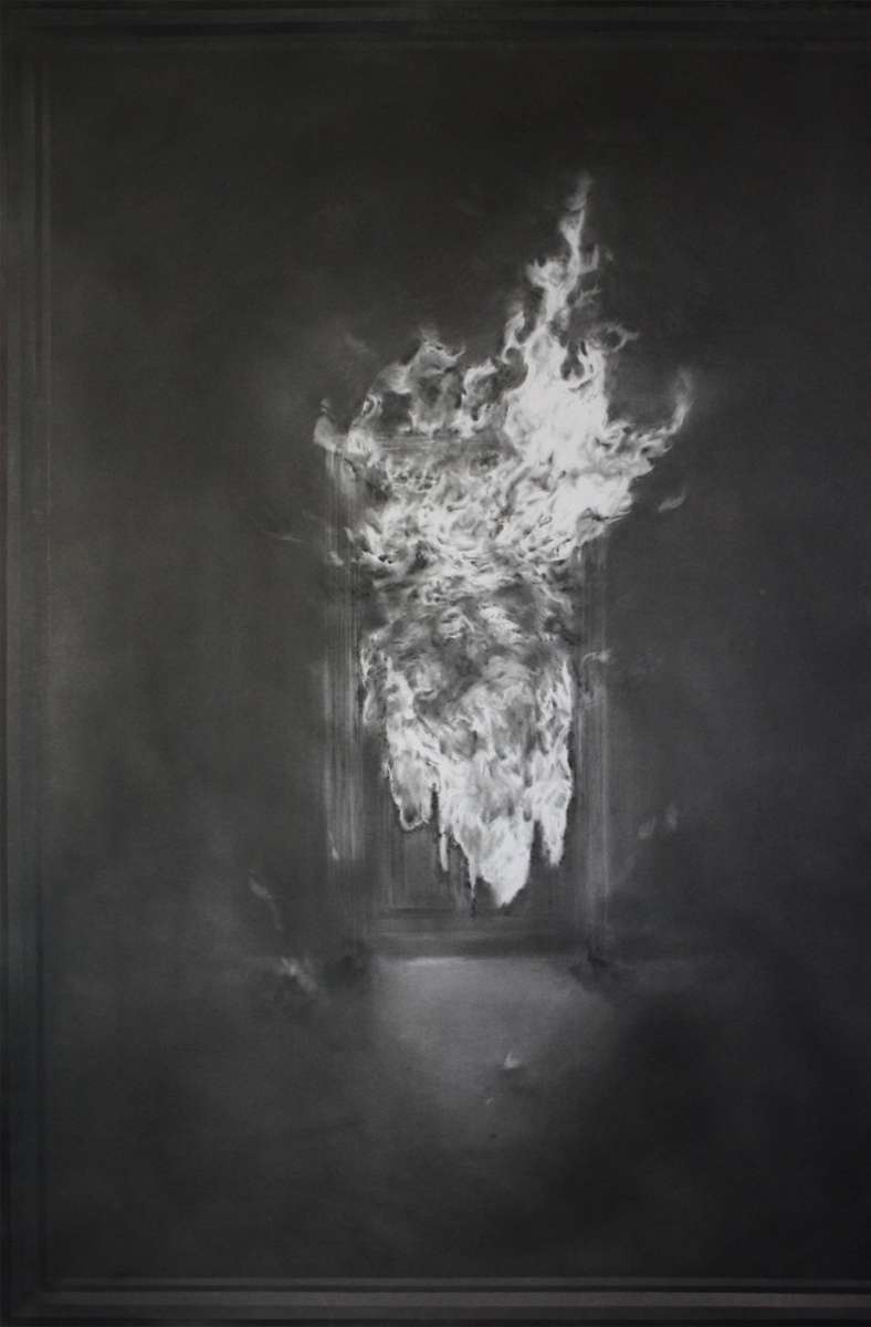 „Brennende Tür“ von Simon Schubert