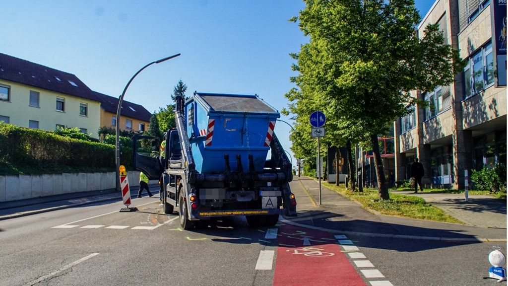 Tödlicher Unfall in Sindelfingen: Radfahrer wird von Lkw überrollt