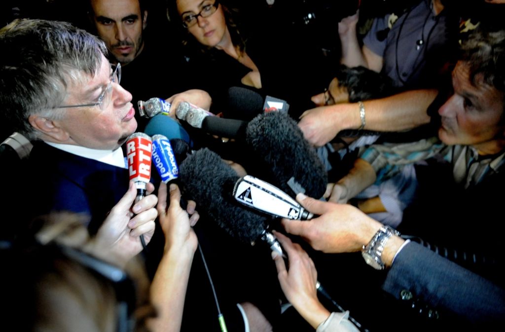 Didier Lombard gibt im Jahr 2009 nach einem neuerlichen Selbstmord eines Mitarbeiters bei France Télécom ein Statement vor der Presse ab. (Archivfoto) Foto: AFP