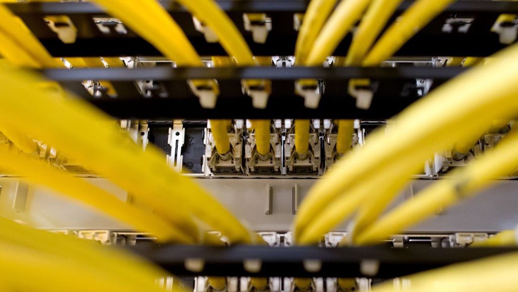 Telekom-Netzstörung in Stuttgart: Gekapptes Glasfaserkabel legt bei Mahle Mailverkehr lahm