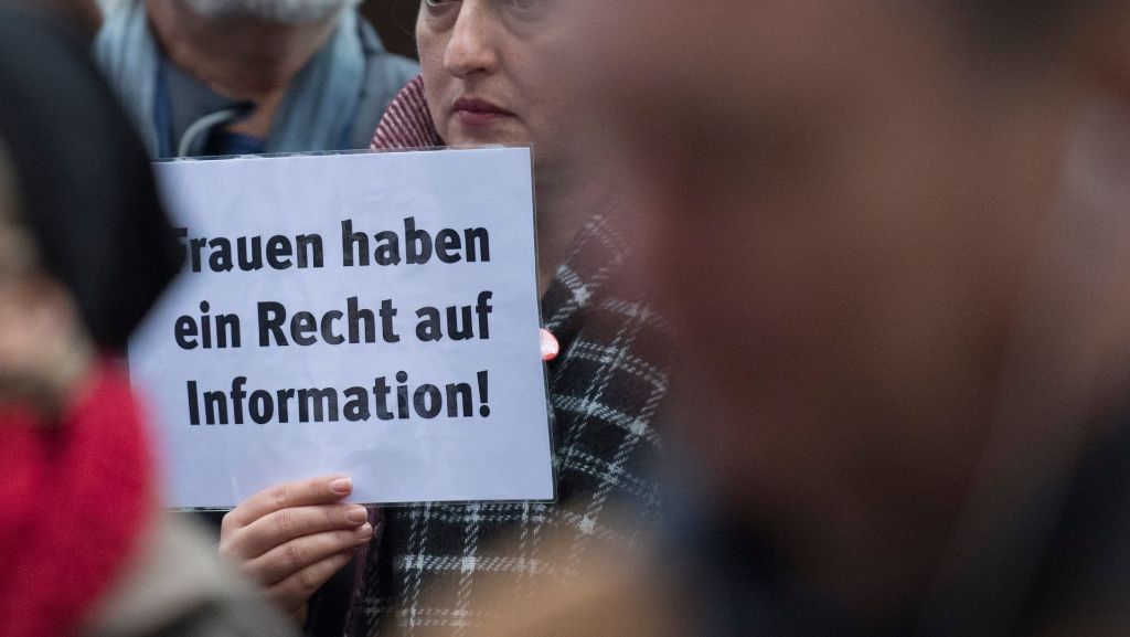 Ärztin in Gießen verurteilt: Geldstrafe wegen unerlaubter Werbung für Abtreibung