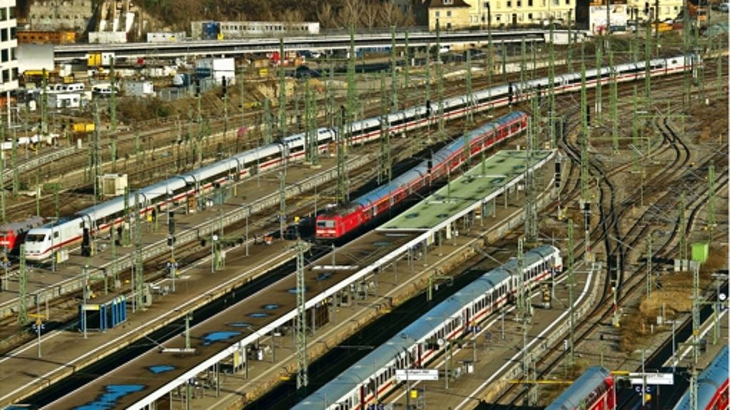 Hauptbahnhof in Stuttgart: Privatbahner wollen  Gleise erhalten