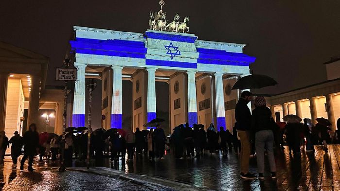 Brandenburger Tor mit israelischer Flagge angestrahlt