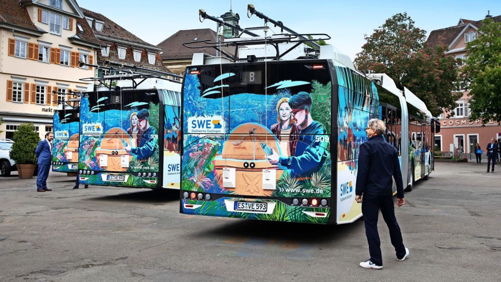 Präsentation auf dem Marktplatz: Die neuen O-Busse – eine Art fahrende Esslinger Bilderbücher