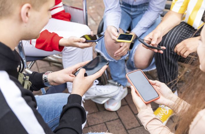 Studie der Ruhr-Universität Bochum: Reduzierte Nutzung des Smartphones verbessert Gesundheit