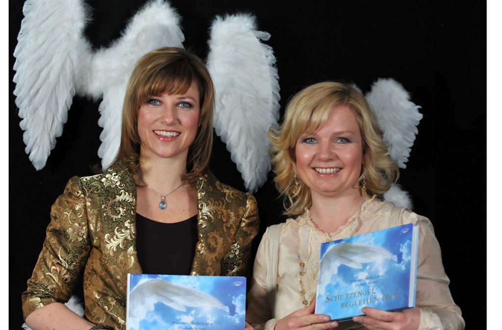 Prinzessin Märtha Louise und ihre Co-Autorin Elisabeth Samnoy bei der Präsentation ihres Buchs „Schutzengel begleiten dich“ 2010.