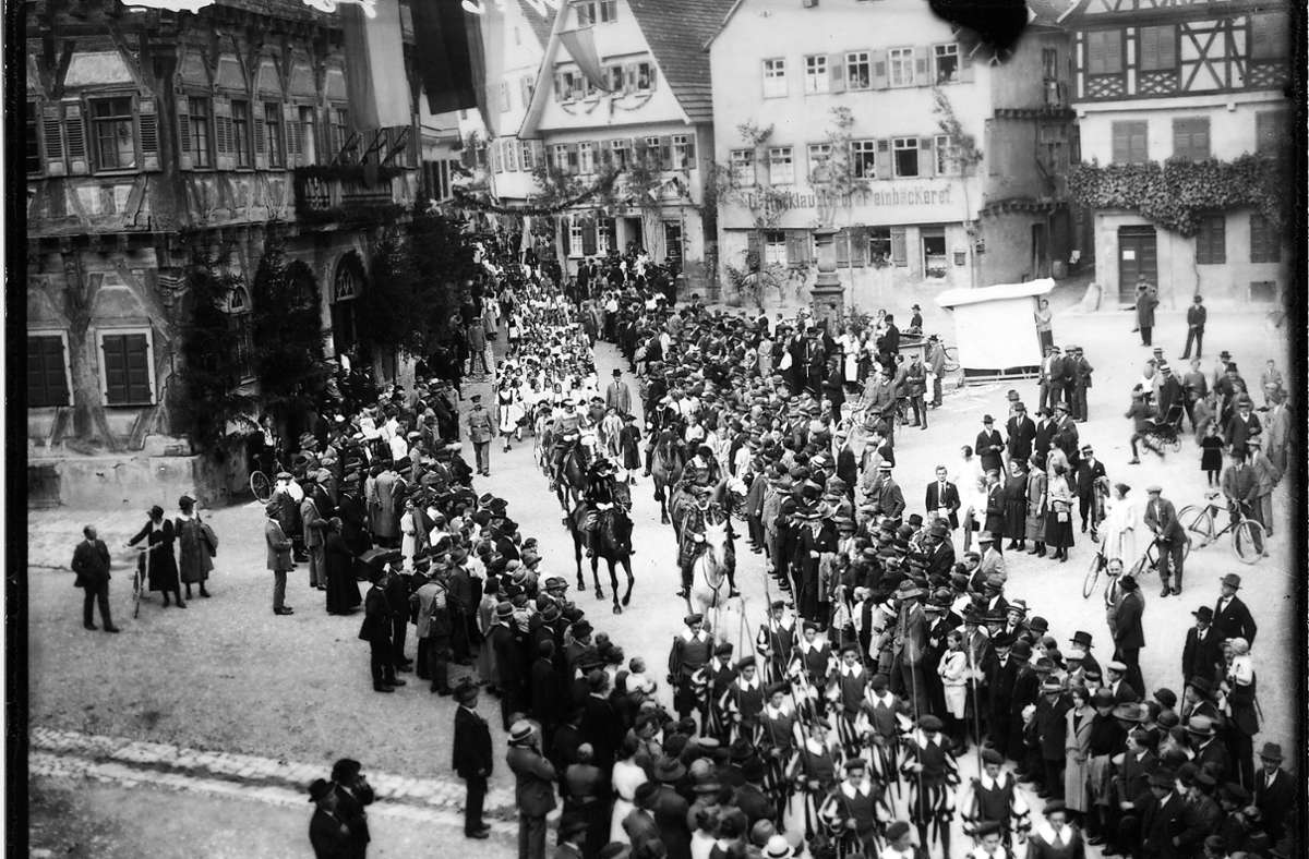 Festzug durch Markgröningen im Jahr 1929.