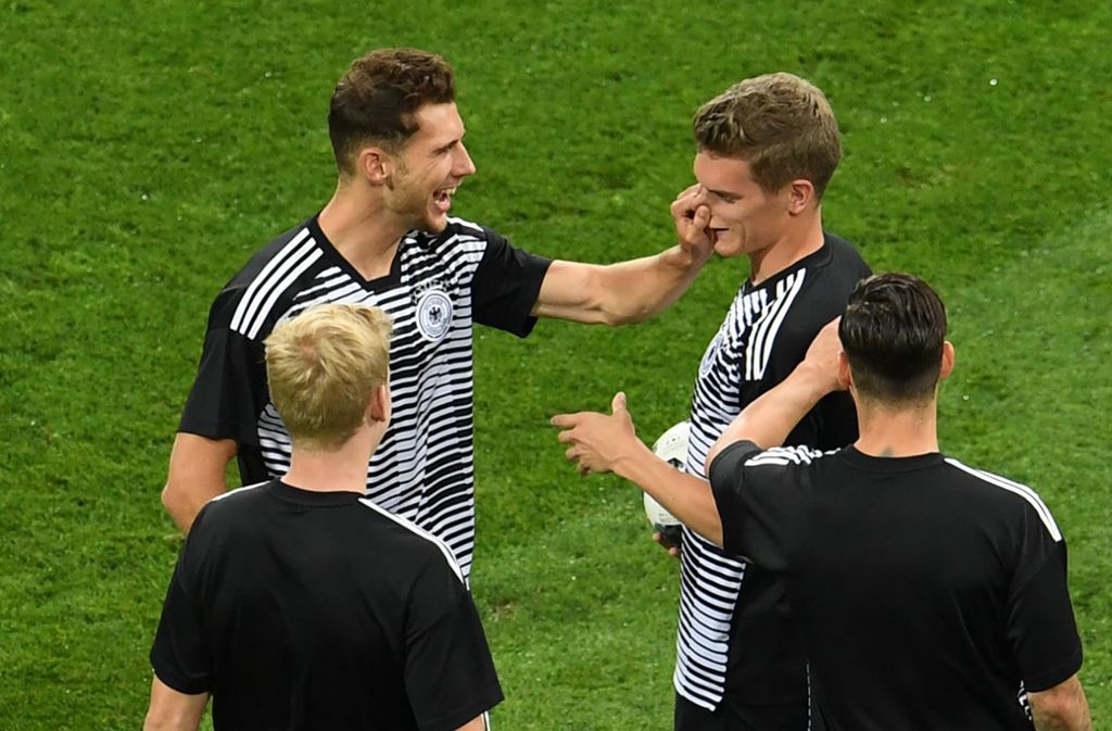 Niklas Süle (links) ist noch ohne WM-Minute. Aber der bullige Innenverteidiger darf sich nach der Sperre von Boateng allerdings ein wenig Hoffnungen machen, gegen Südkorea doch noch zum Zug zu kommen.