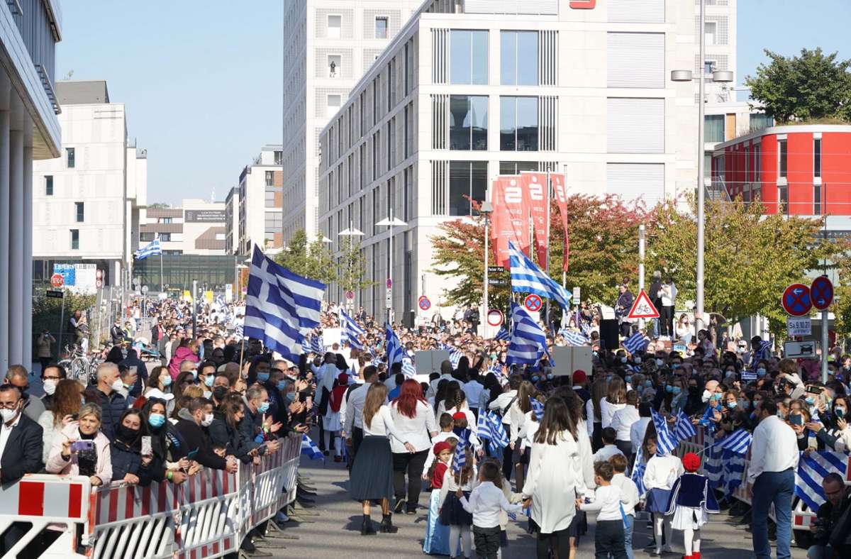 Tausende Griechen zogen am Samstag durch Stuttgart.