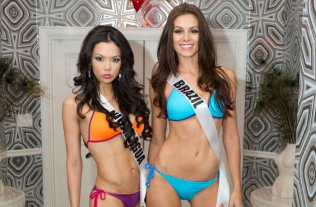 Farah Eslaquit (links, Miss Nicaragua) und Gabriela Markus (Miss Brasilien)