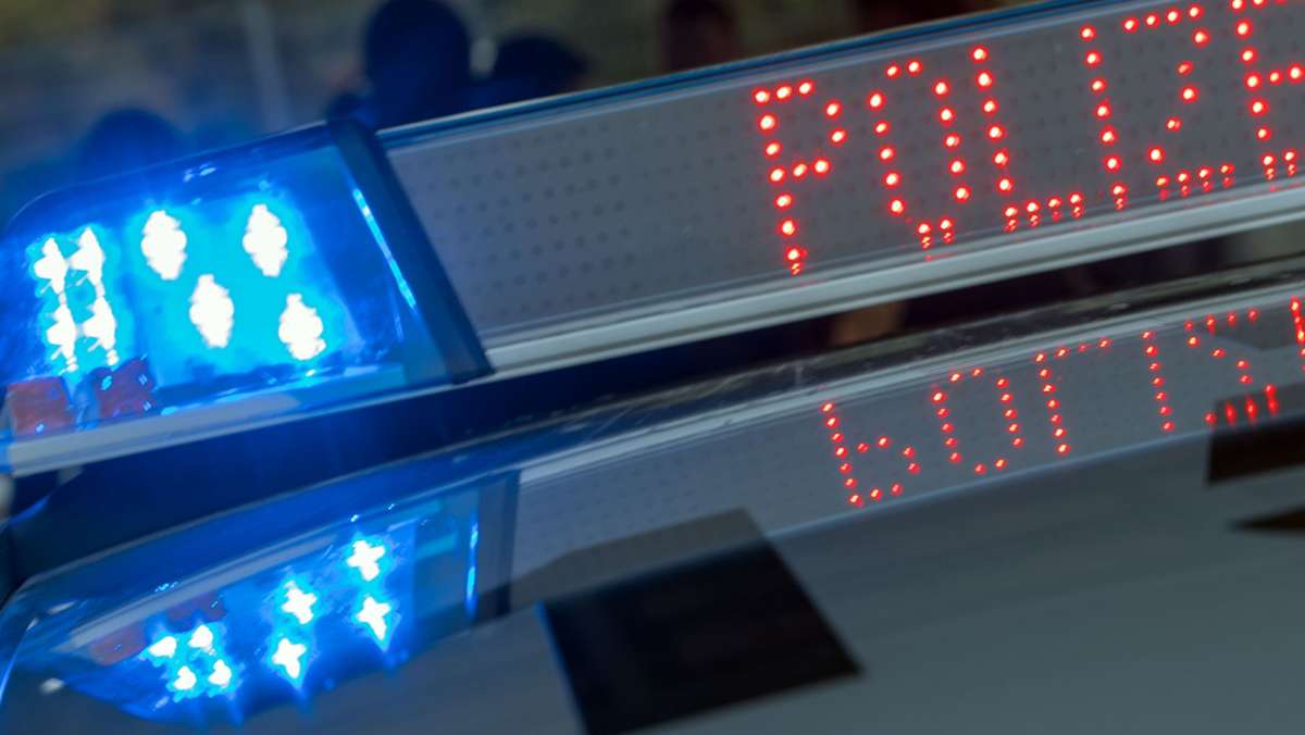 Einsatz in Beuren: Betrunkener greift Polizisten an
