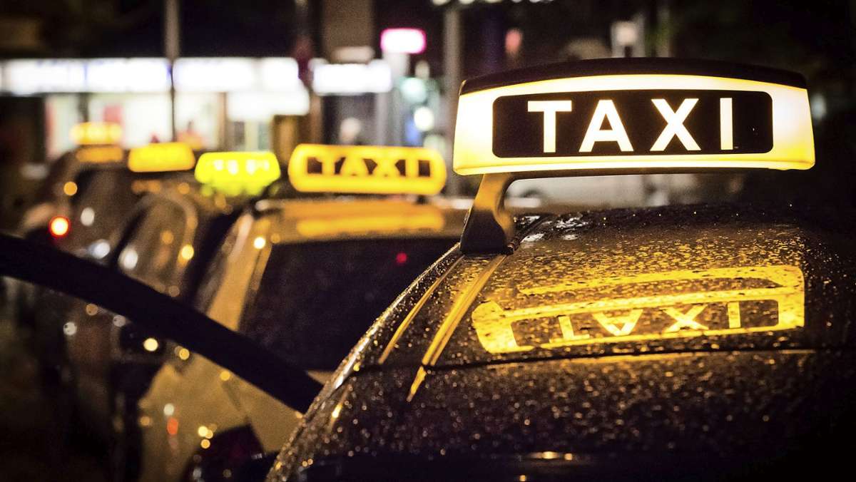 Missbrauch von Wegstreckenzählern: Stuttgarter Polizei entdeckt zahlreiche Taxis mit Tachoblockern