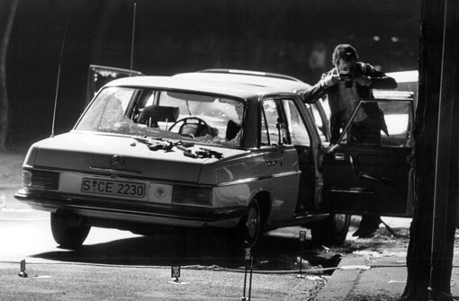 Der jüngste Überfall von RAF-Aktivisten ruft Erinnerungen wach an den Terror der 70er Jahre. Foto: dpa