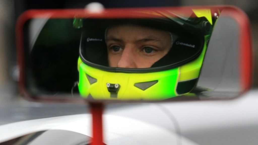 Stars and Cars in Stuttgart: Mick Schumacher fährt gegen Rosberg