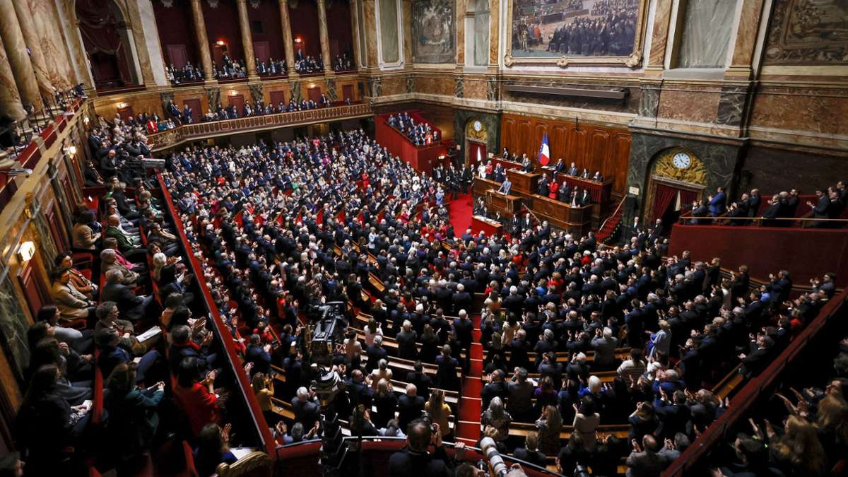 Abstimmung in Frankreich: Recht auf Abtreibung wird in Verfassung verankert