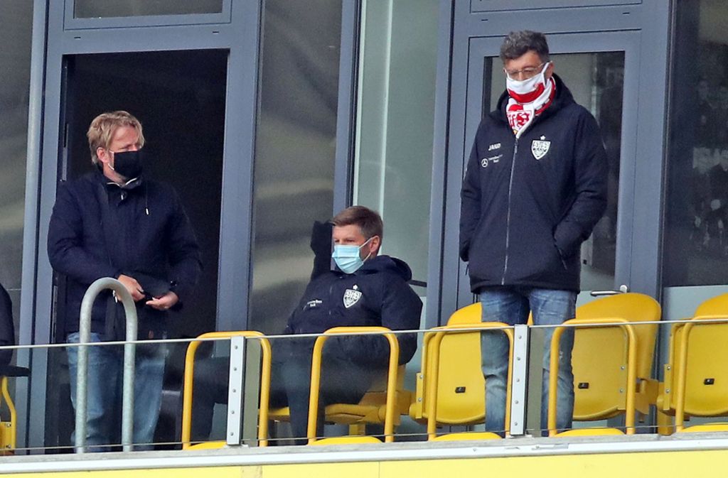 Von links: VfB-Sportdirektor Sven Mislintat, Sportvorstand Thomas Hitzlsperger und Präsident Claus Vogt auf der Tribüne