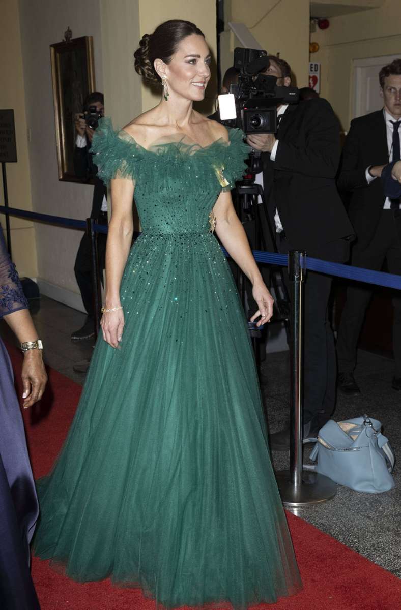 Herzogin Kate trug ein flaschengrünes Abendkleid aus Tüll – ...