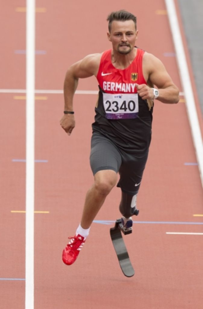 Im 100m-Lauf konnte sich der 29-Jährige, dem im Alter von neun Jahren ein Bein amputiert wurde, gegen seine Konkurrenz durchsetzen.