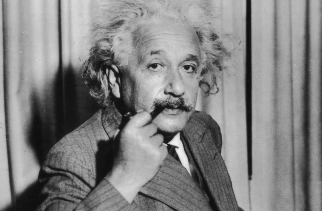 Deutscher, Schweizer, Amerikaner: Albert Einstein (1879-1955) im Jahr 1933 nach seiner Übersiedlung in die USA. In diesem Jahr 1933 wurde er Mitglied des Institute for Advanced Study, einem kurz zuvor in der Nähe der Princeton University gegründeten privaten Forschungsinstitut.