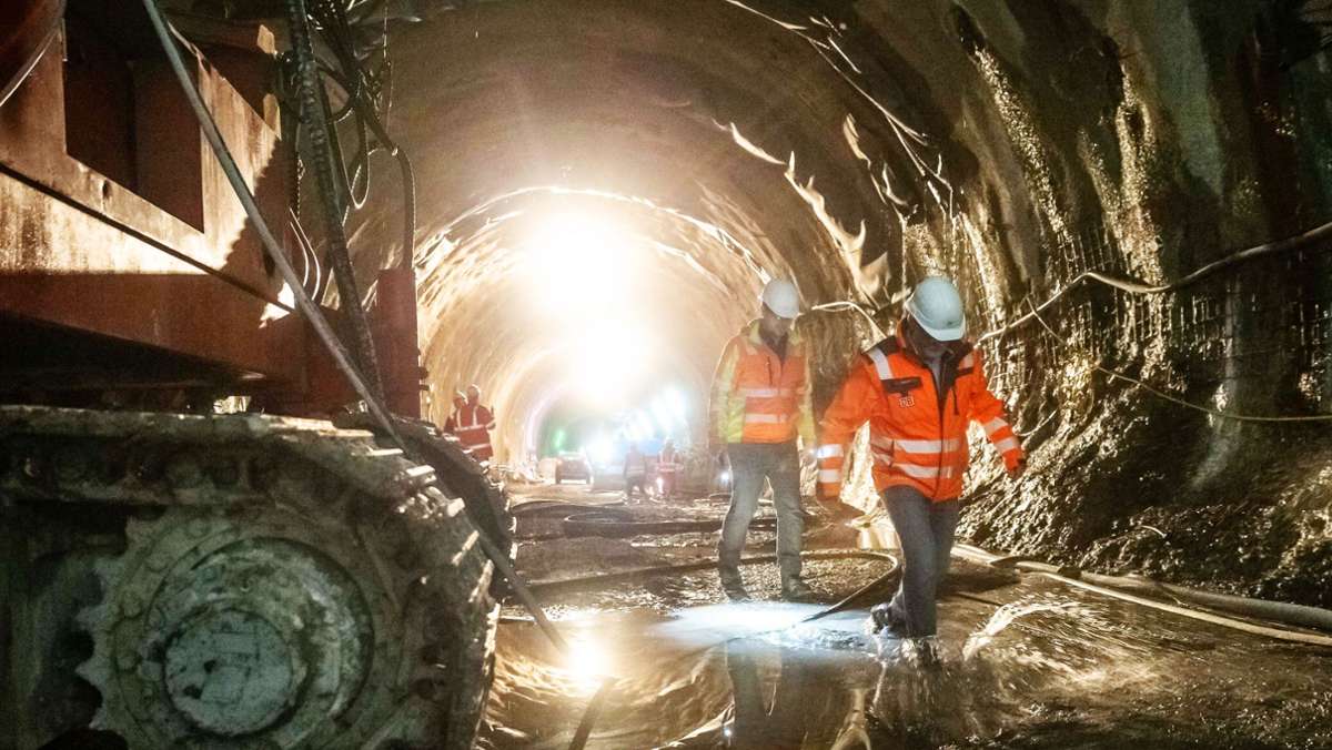 Zwangspause bei Stuttgart 21 im Neckartal: Dem Tunnel steht eine Brücke im Weg