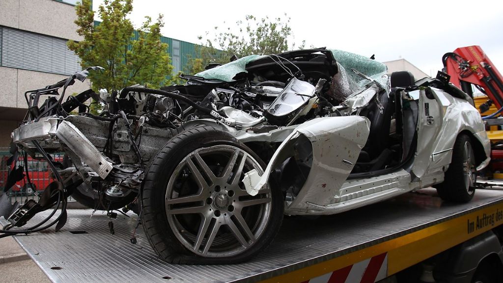 Nach Unfall mit drei Toten in Ditzingen: Jugendstrafe für 20-jährigen Fahrer