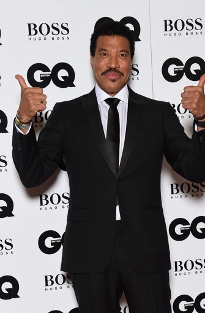 Lionel Richie wurde für sein außergewöhnliches und jahrzehntelanges Schaffen als Sänger, Songwriter und Produzent mit dem GQ-Award in der Kategorie „Icon“ ausgezeichnet.