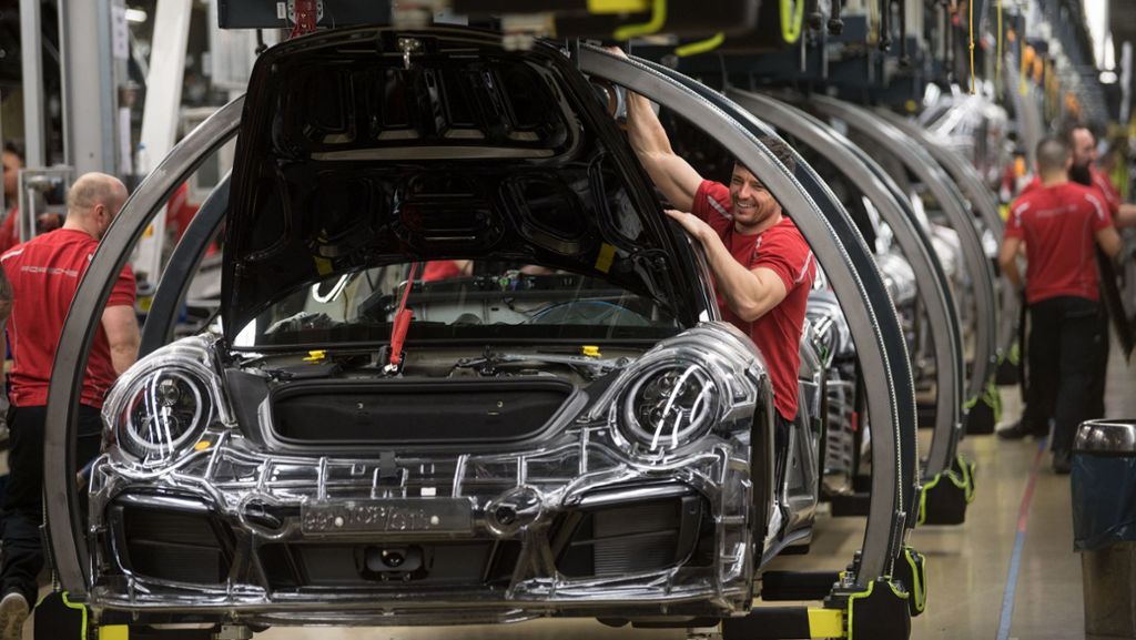  Der Stuttgarter Sportwagenbauer Porsche konnte seine Profitabilität im dritten Quartal hoch halten. Zum Jahresende könne die Kurve allerdings noch einmal etwas abflachen. 