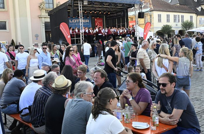 Straßenfest in Ludwigsburg: Kunst und Kulinarik: Zehntausende feiern beim Marktplatzfest