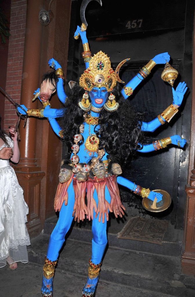 2008 schlüpfte sie in die Rolle der indischen Gottheit Kali.