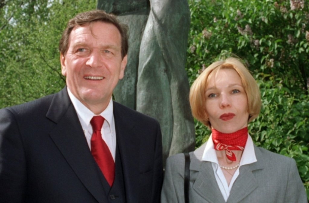 Noch nicht verheiratet und noch nicht Kanzler: Gerhard Schröder und Doris Köpf im Jahr 1997.