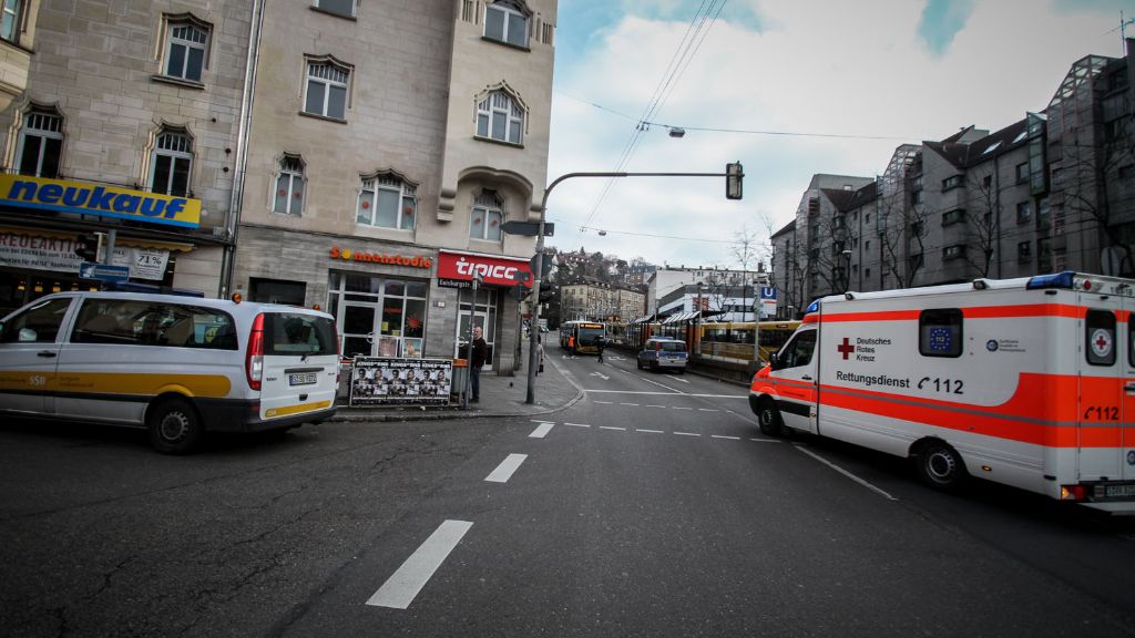 Blaulicht aus Stuttgart: 31. Januar: Fußgängerin am Olgaeck angefahren